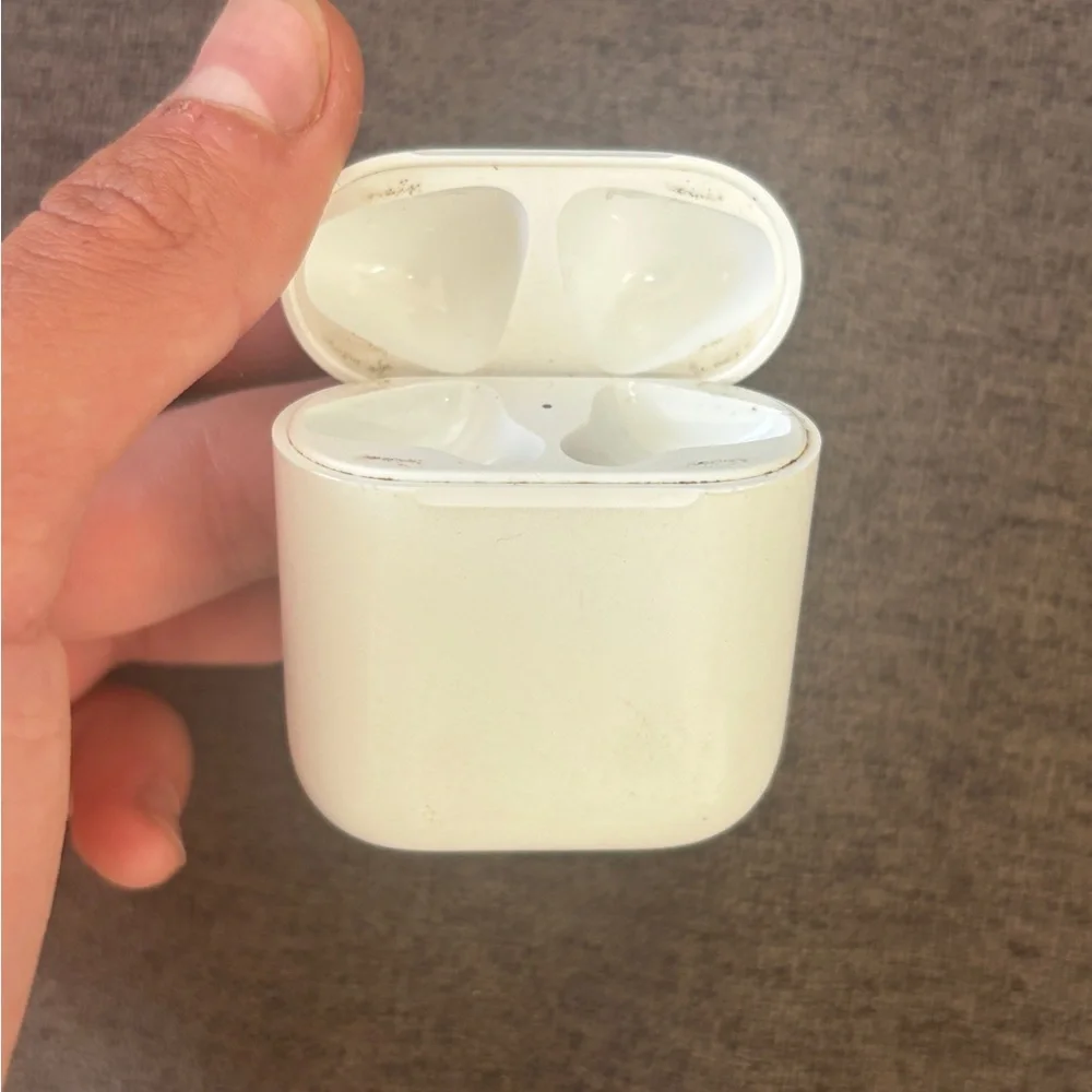 Apple Airpods Gen 1 Charging Case
